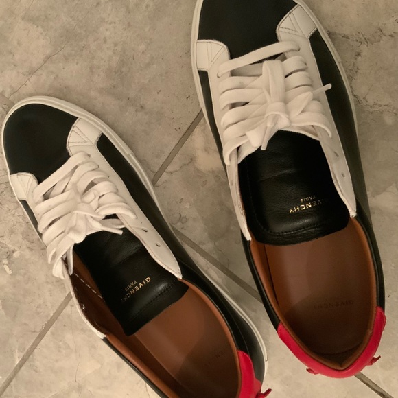 Givenchy sneakers size 11 - Picture 2 of 4